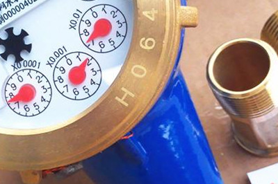 安裝家(jia)用光電(diàn)直讀遠(yuǎn)傳水表(biao)需注意(yi)哪些？